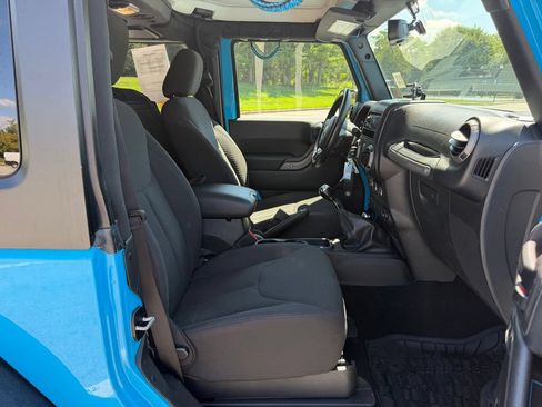 Used 2017 Jeep Wrangler Sport w/ Quick Order Package 23S AWD/4WD image 8