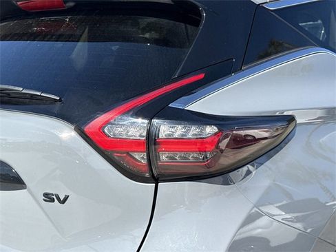 Used 2023 Nissan Murano SV w/ SV Midnight Edition Package image 8