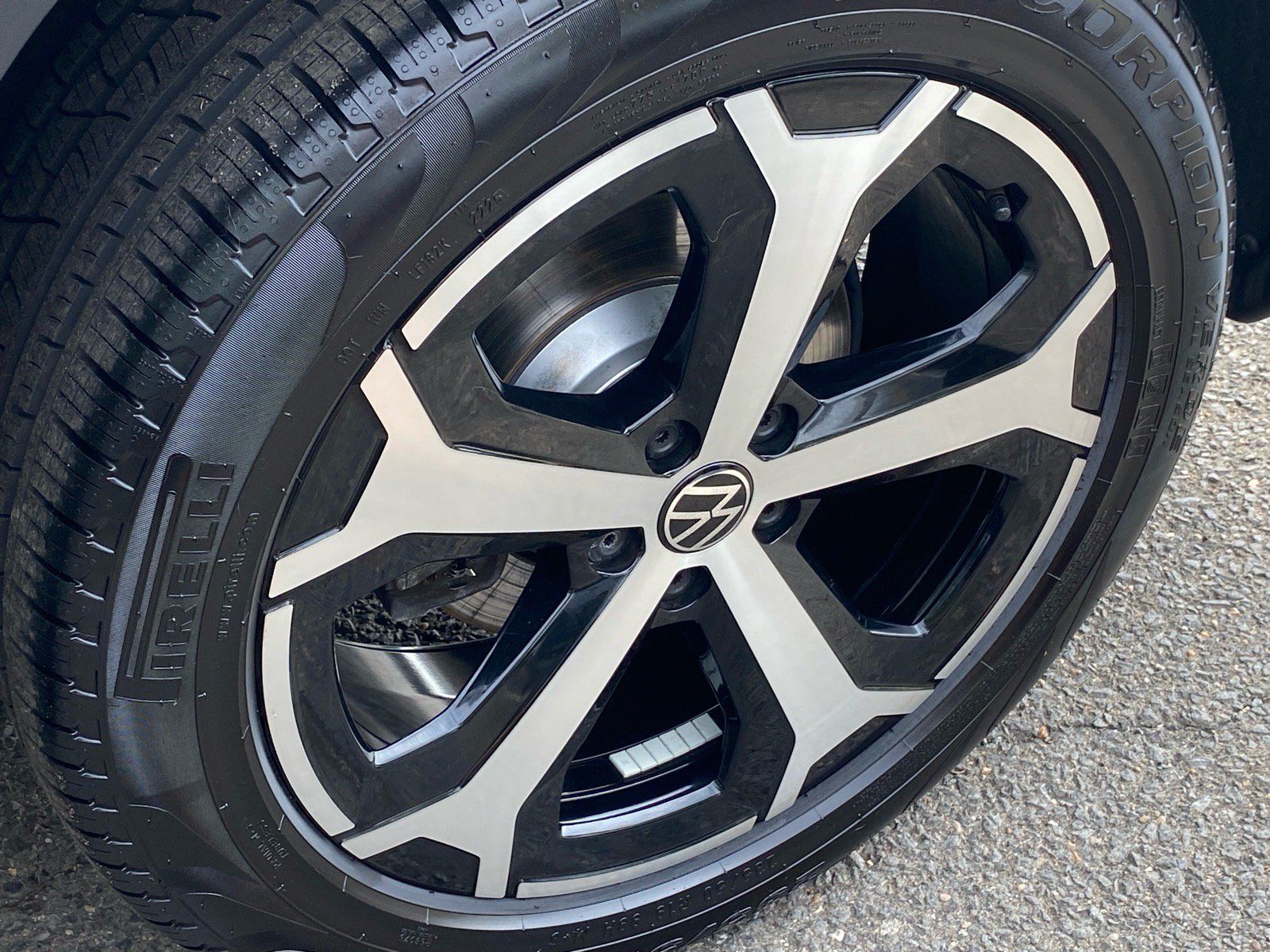 Certified 2025 Volkswagen Tiguan SE AWD/4WD image 20
