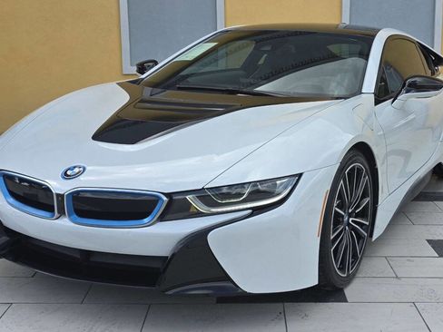 Used 2019 BMW i8 Coupe AWD/4WD image 4