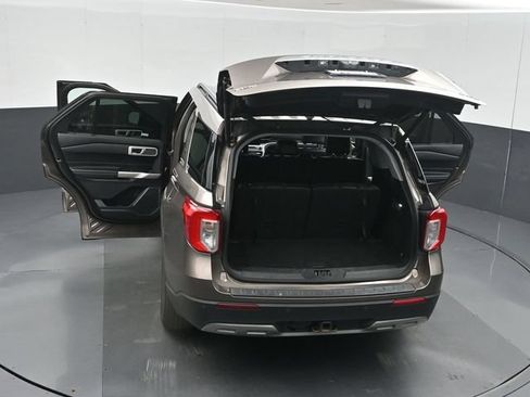 Used 2021 Ford Explorer XLT w/ Equipment Group 202A AWD/4WD image 60