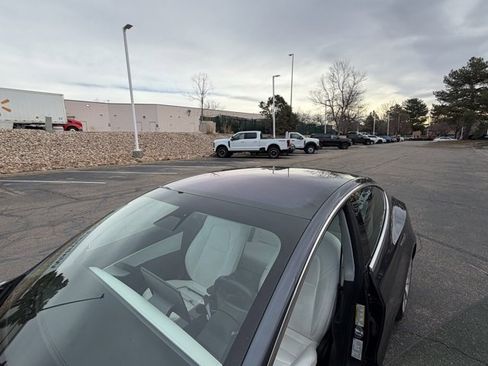 Used 2018 Tesla Model 3 Long Range image 16