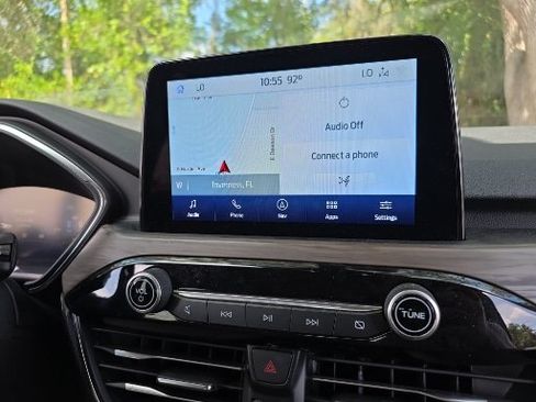 Used 2020 Ford Escape Titanium FWD image 17