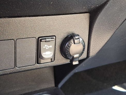 Used 2013 Toyota RAV4 Limited AWD/4WD image 24