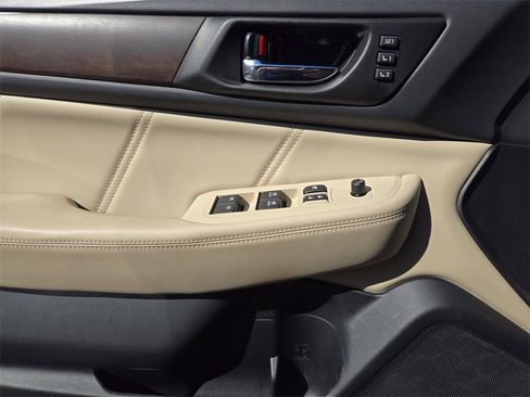 Used 2018 Subaru Outback 3.6R Limited image 24