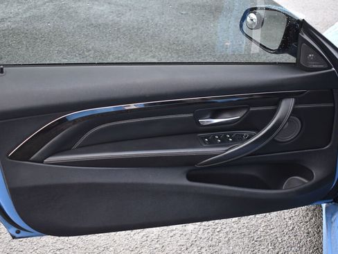 Used 2015 BMW M4 Convertible image 15