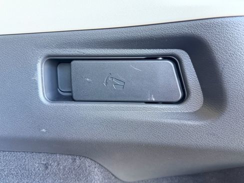 Used 2025 Nissan Rogue Platinum image 26