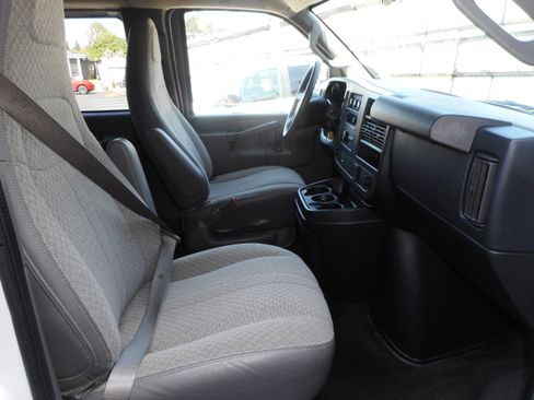 Used 2017 Chevrolet Express 3500 LT w/ LT Preferred Equipment Group image 27