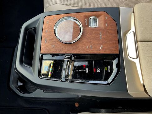 Used 2024 BMW iX xDrive50 w/ Sport Package image 17