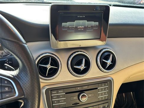 Used 2017 Mercedes-Benz GLA 250 GLA 250 image 18