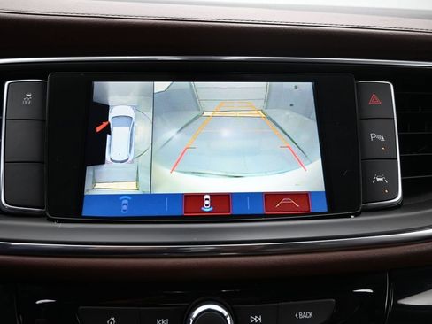 Used 2018 Buick Enclave Avenir FWD image 11