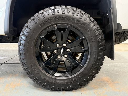 Used 2020 Chevrolet Colorado ZR2 w/ ZR2 Dusk Special Edition AWD/4WD image 9