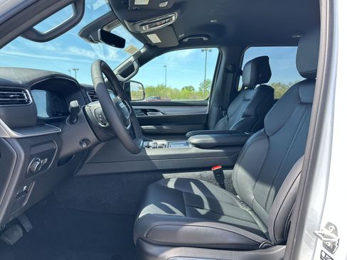New 2026 Jeep Grand Wagoneer Limited AWD/4WD image 10