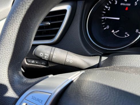 Used 2015 Nissan Rogue SV w/ SV Moonroof Package image 20