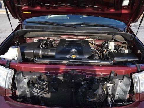 Used 2011 Toyota Sequoia Platinum image 40