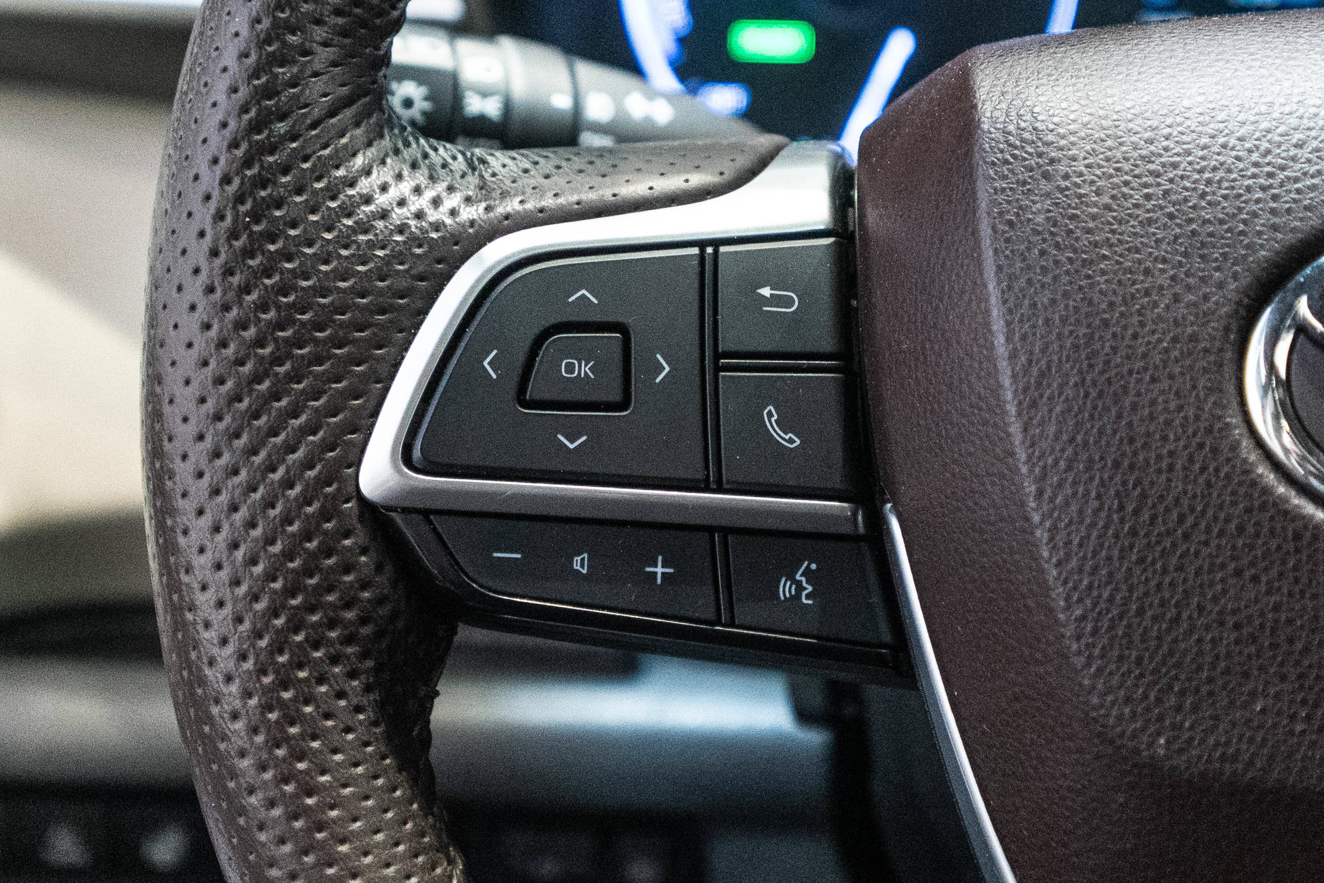 Used 2023 Toyota Sienna Platinum FWD image 18