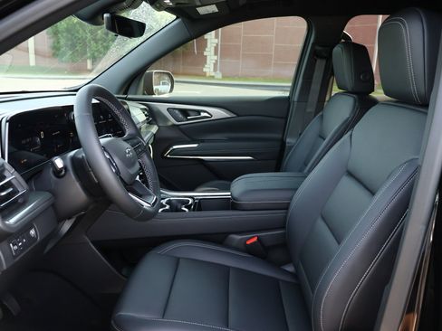 New 2026 Chevrolet Traverse LT w/ Midnight/Sport Edition FWD image 9