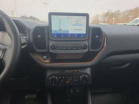 Used 2024 Ford Bronco Sport Outer Banks w/ Tech Package image 30