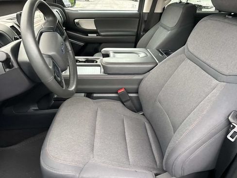 Used 2025 Ford Expedition Active RWD image 11