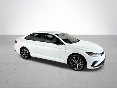 Used 2025 Volkswagen Jetta Sport FWD image 5