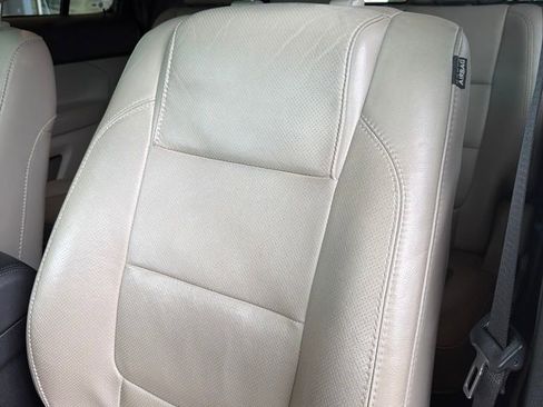 Used 2014 Ford Explorer Limited w/ Equipment Group 301A FWD image 5