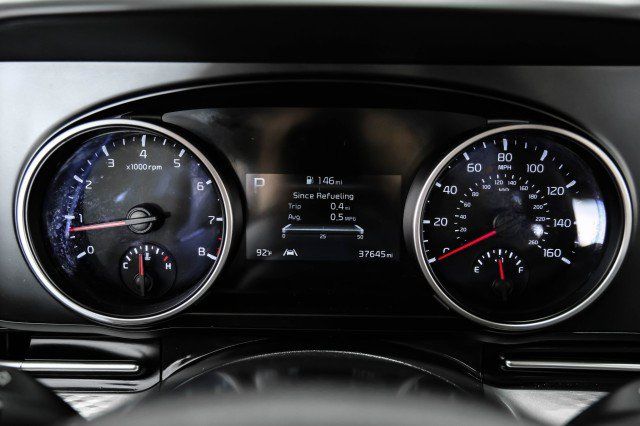 Used 2023 Kia Carnival LX FWD image 18