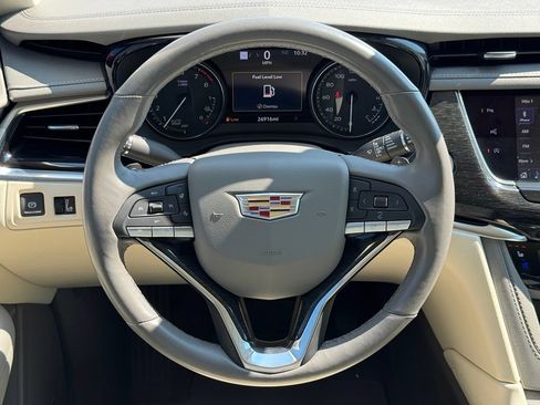 Used 2023 Cadillac XT6 Premium Luxury w/ Technology Package FWD image 25