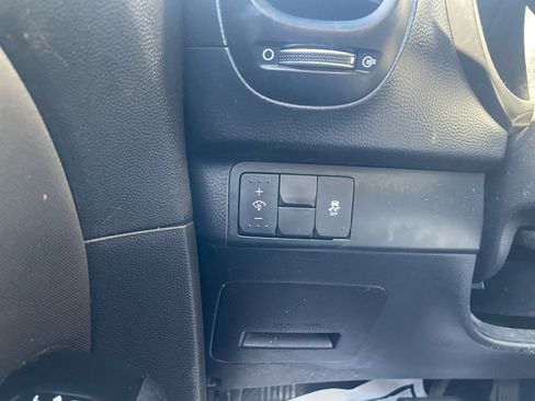 Used 2017 Kia Soul + image 17