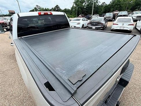 Used 2018 GMC Sierra 1500 SLT w/ SLT Premium Package RWD image 16