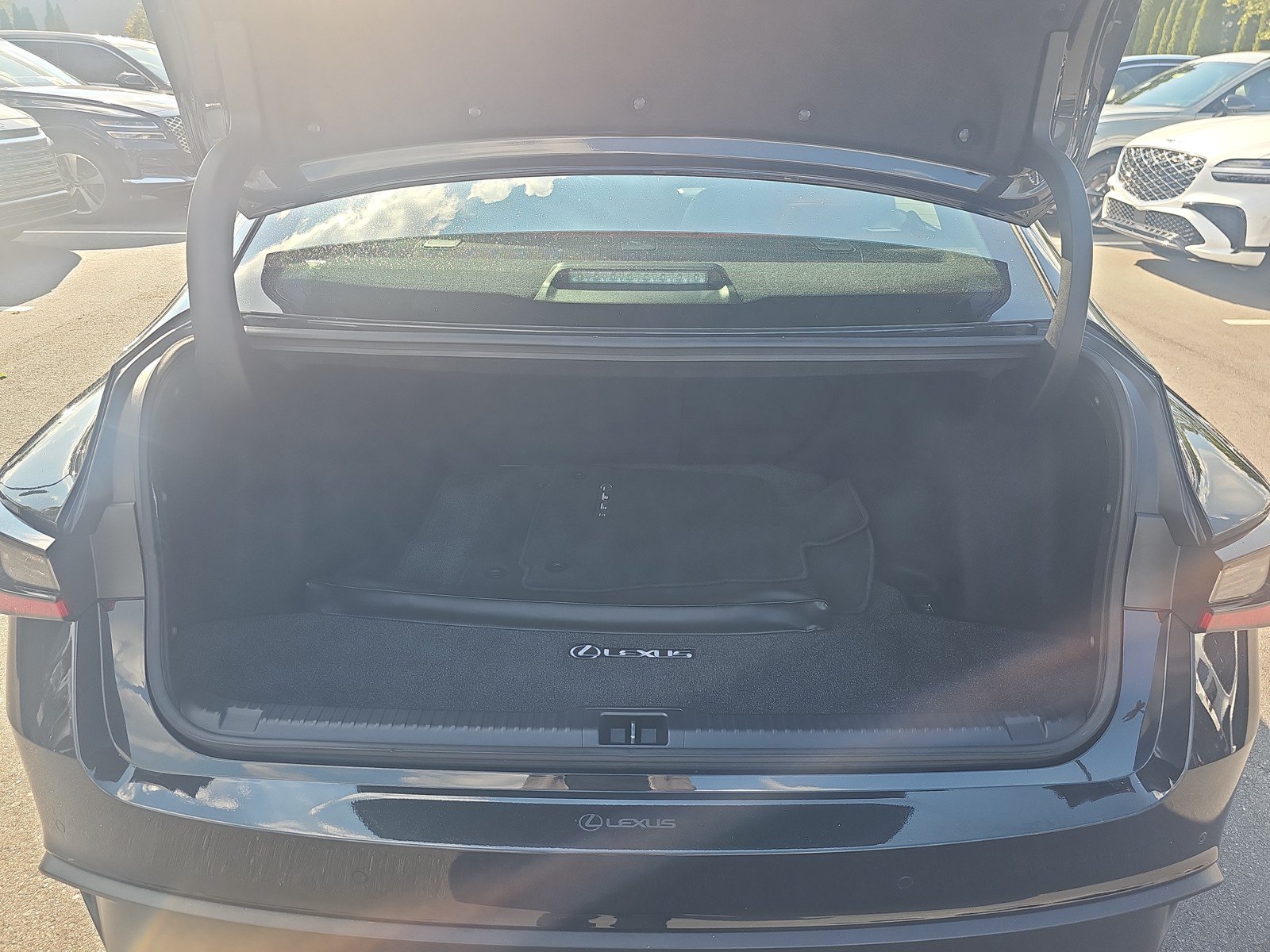 Used 2025 Lexus IS 300 w/ Premium Package RWD image 32