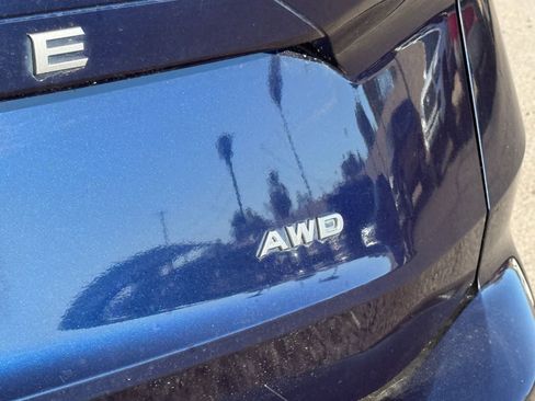 Used 2025 Nissan Rogue SV AWD/4WD image 9