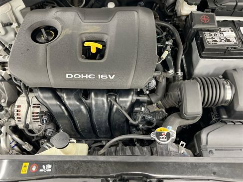 Used 2017 Hyundai Elantra Limited w/ Limited Tech Package 04 image 26