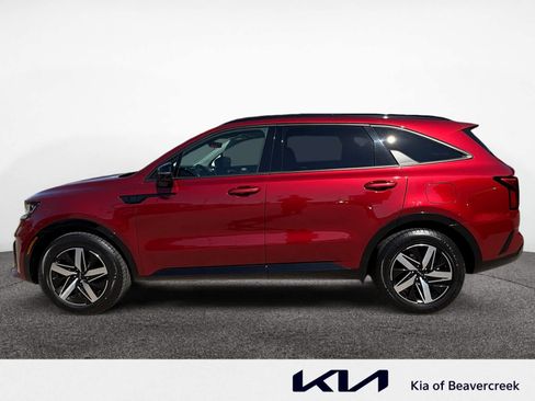 Used 2023 Kia Sorento S w/ Panoramic Sunroof Package image 2