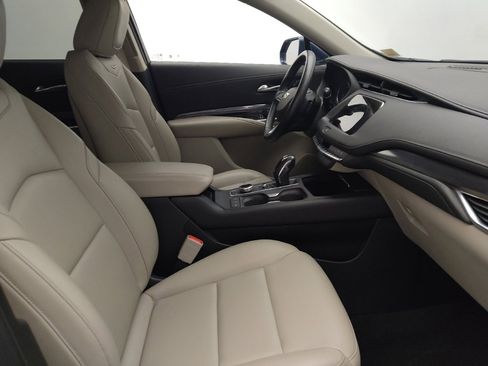 Used 2019 Cadillac XT4 Luxury FWD image 21