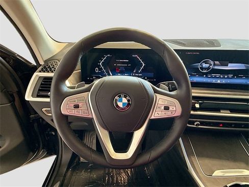 Used 2025 BMW X7 xDrive40i w/ Climate Comfort Package image 10