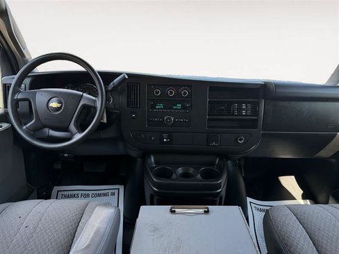 Used 2017 Chevrolet Express 2500 Extended RWD image 13