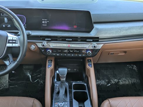 Certified 2025 Kia Telluride AWD image 17