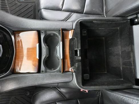 Used 2017 Cadillac Escalade ESV Luxury image 31