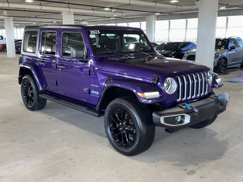 Used 2023 Jeep Wrangler Unlimited Sahara AWD/4WD image 2