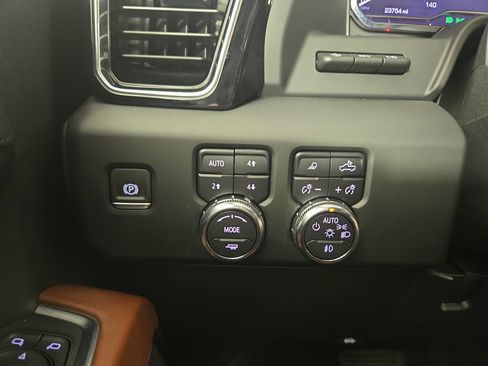 Certified 2024 GMC Sierra 3500 Denali Ultimate image 29