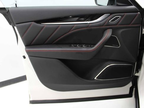 Used 2022 Maserati Levante GT image 14