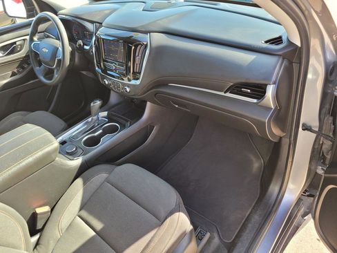 Used 2020 Chevrolet Traverse LS image 9