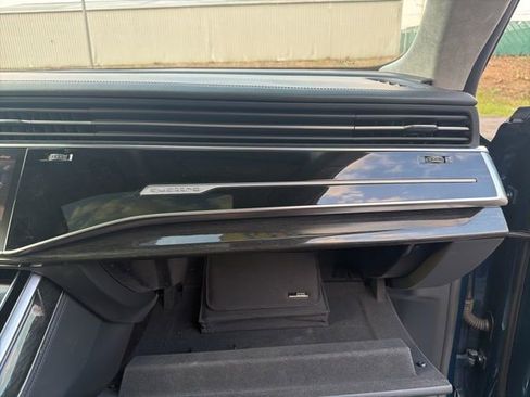 Used 2019 Audi Q8 Prestige image 34