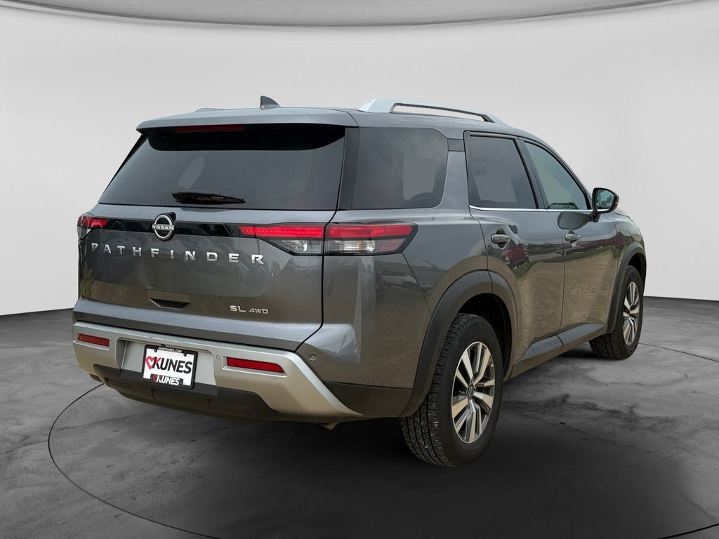 Used 2025 Nissan Pathfinder SL AWD/4WD image 9