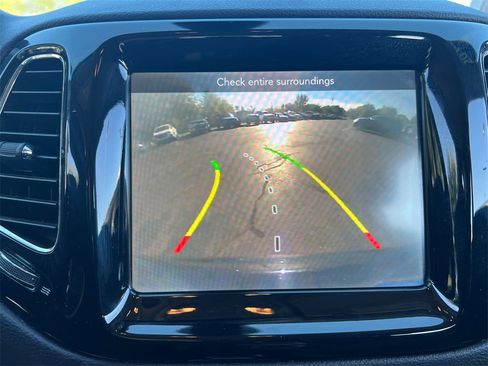 Used 2018 Jeep Compass Limited image 19