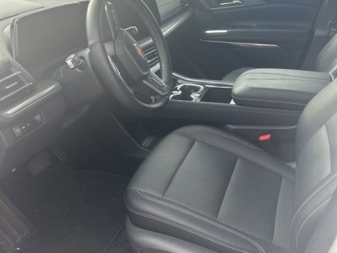 Certified 2025 Chevrolet Traverse LT image 8