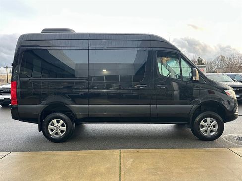 Used 2019 Mercedes-Benz Sprinter 2500 image 6