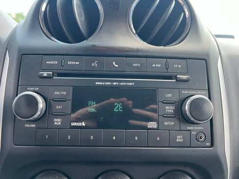 Used 2014 Jeep Compass Latitude w/ Sun/Sound Group AWD/4WD image 16