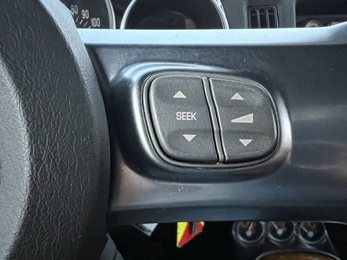 Used 2004 Chevrolet SSR w/ Preferred Equipment Group image 20