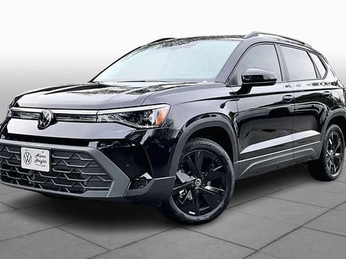 New 2026 Volkswagen Taos SE image 1